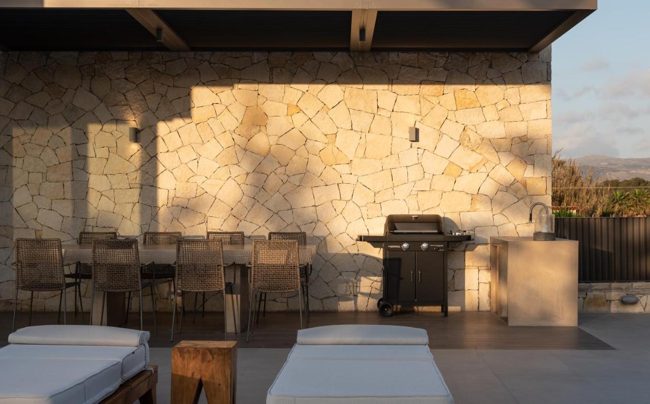 Athina Luxury Villa, With Pool & Walk To The Beach, By Thinkvilla Chania  Eksteriør billede